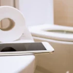 Waspada, Dokter Sarankan Tidak Terlalu Lama di Toilet Demi Kesehatan