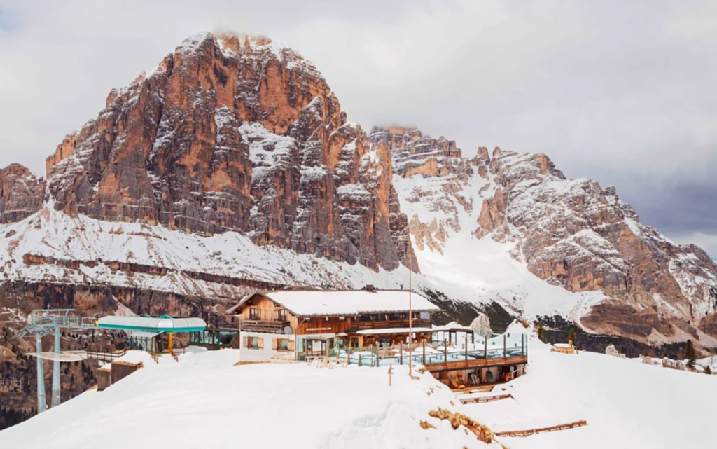 Panduan Juara Ski untuk Menjelajahi Cortina d’Ampezzo, Italia